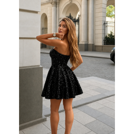 Elegant short black velvet...