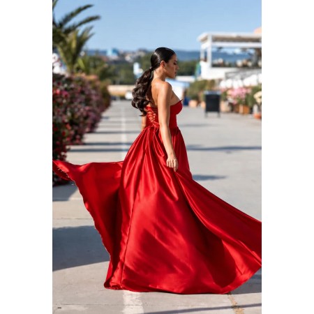 Abito rosso lungo in raso...