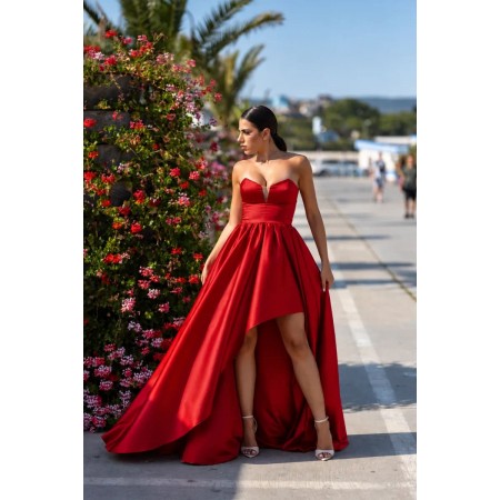 Abito rosso lungo in raso...