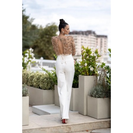 Ensemble élégant avec top à...