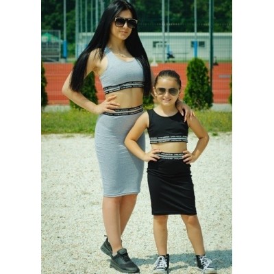 Completo crop top e gonna
